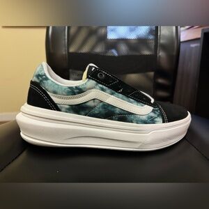 🥑Vans Old Skool Over Tie-Dye Black/Multi Women’s size 10